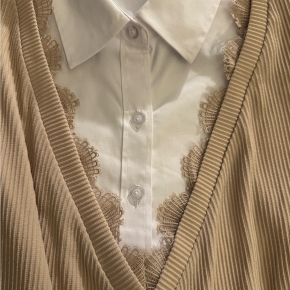 Beige Lace Trim Ribbed Top - Picture 2 of 5